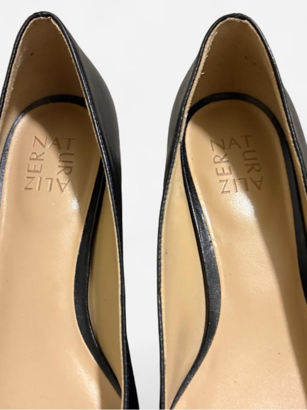 Naturalizer Becca Black Leather Pointed Toe Flats with Chain Detail Size 9.5 - Picture 6 of 7
